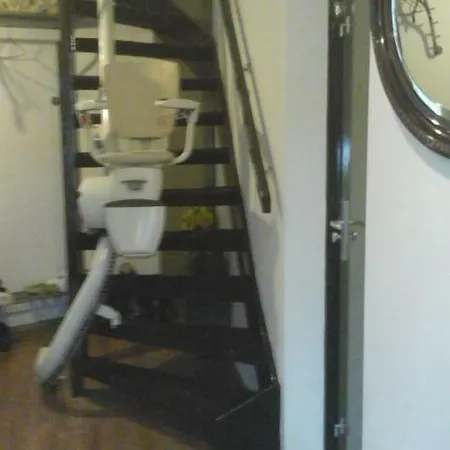 Bed & Breakfast Devijfbees Barendrecht