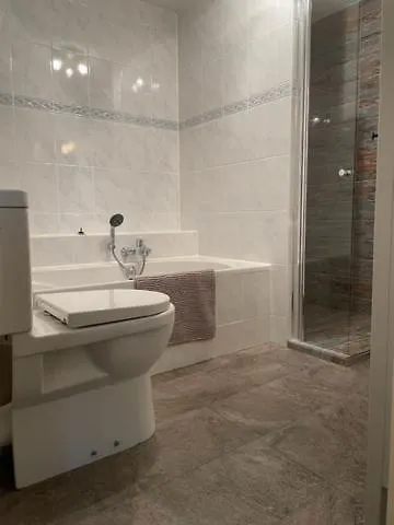 Devijfbees Barendrecht